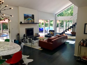 Living room with views to the forrest