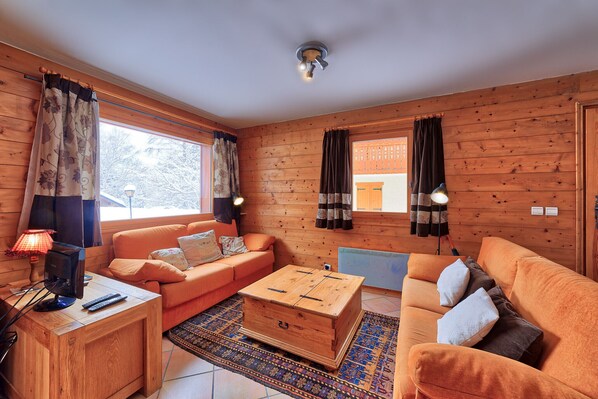 Chamonix apartment living space