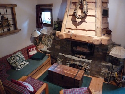 Beautiful and rare luxury apartment 4/6 people in chalet standing, Tignes center! ski underfoot, fireplace !!!!!!!!!!2100m !!