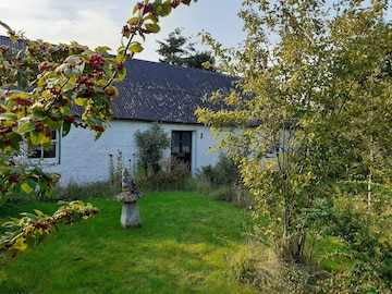 Chelona Period Listed Property With Hot Tub And Pet Friendly Bogmoor United Kingdom Bedroomvillas Co Uk Rentals And Resorts
