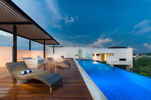 Rooftop Infinity Pool
