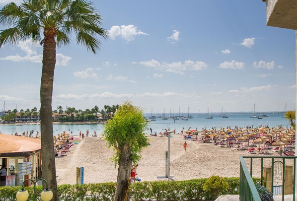 CARABELA BEACH for 4 with pool 10 m from the beach