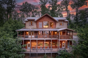 Eagle River Lodge exterior