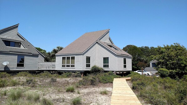 Private Stand Alone Ocenfront Beach Club Villa