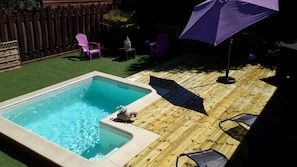 piscine et sa terrasse