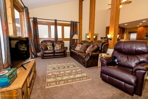 Enjoy free Cable TV, WIFI, and a cozy gas fireplace!