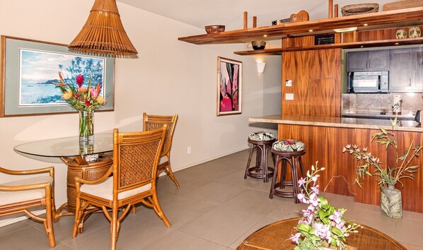 An architecturally enjoyable Hawaiian condominium beauty