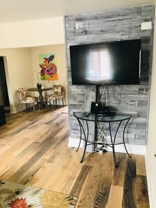 Newly renovated 1-BR home in downtown Livingston, MT