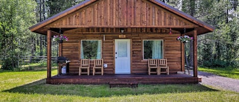 Coram Vacation Rental Cabin | 2RB | 1BA | 780 Sq Ft | 2 Steps to Enter