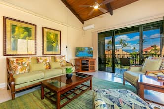 Serene Kamaole Sands Condo: Garden Views, King Bed, & Top Amenities in Kihei