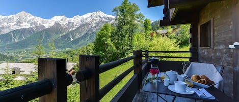 The terrasse and the awesome view