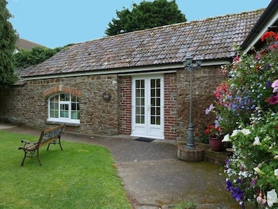 Holiday Cottage with Swimming Pool