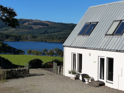 Peaceful setting and wonderful loch view in the Heart of Argyll