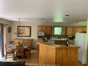 Kitchen / Dining area
