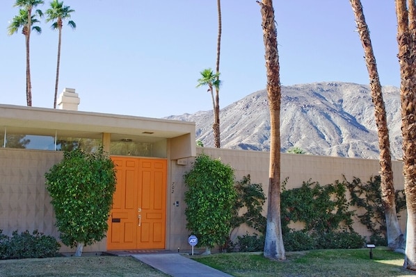 Front door with mountain views. Easy walk to El Paseo shopping