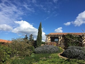 VILLA 77