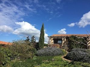 VILLA 77