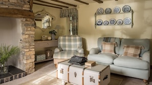 Living room, Old Fox Cottage, Bolthole Retreats