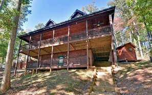 100 Acre Wood- Breathtaking wooden cabin