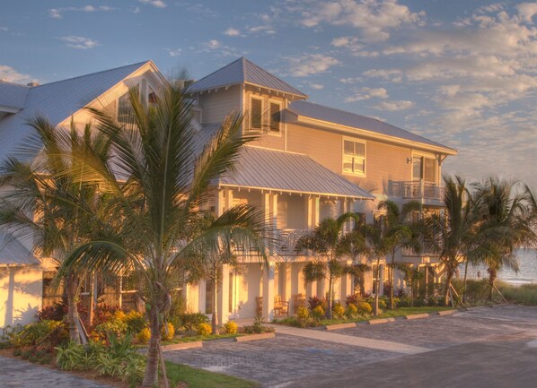 Beach Inn Exterior