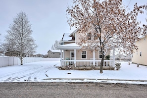 Home Exterior | Steps to Enter | 2 Exterior Security Cameras (Facing Out)
