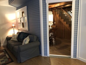 Porch room, looking in, just inside the front door