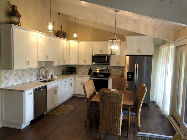 Kitchen/Dining Area