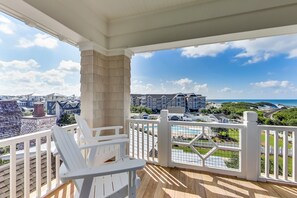 Fourth Floor: Terrace