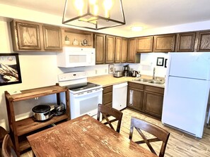 Full kitchen