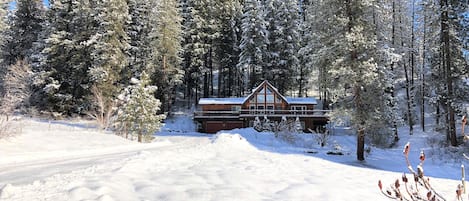 Skidåkning och snöaktiviteter