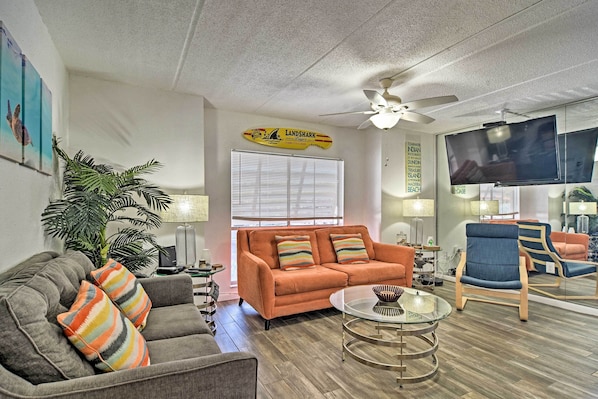 St Pete Beach Vacation Rental | 1BR | 1BA | Ground-Level Condo | 700 Sq Ft