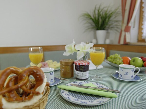 Breakfast meal