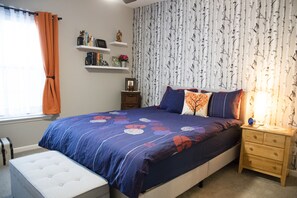 bedroom with a gel cool technology queen bed