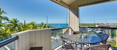 Kailua-Kona Vacation Rental | 2BR | 2BA | 997 Sq Ft | Stairs Required to Access