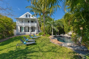 Private outdoor oasis