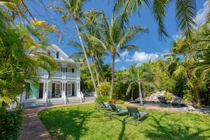 Beautiful front yard area