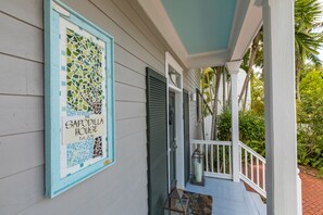 Private front porch area