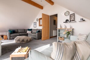 Niwl Y Mor - upstairs living room