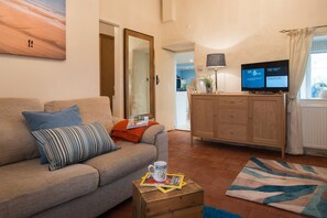 Tyn Lon Living Room Sofa