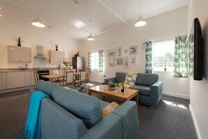 Ty Cwyfan Living Room, Dining and Kitchen