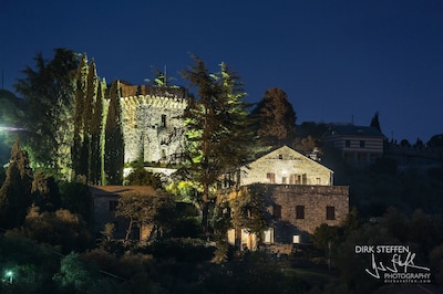 15th century castle, between Cinque Terre and Portofino, garden and a sea view