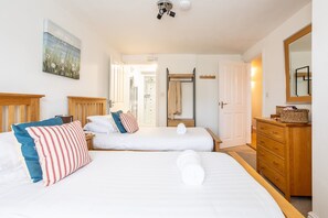 Ancones Twin Bedroom