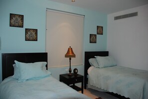 Second suit offer's 2 full beds or can be connected to make a king bed. 