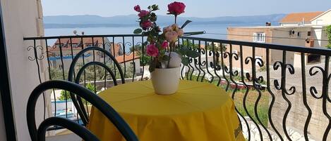 A2(2): balcon