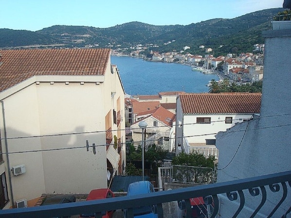 A2(2+2): balcony view