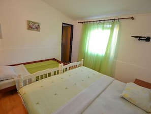 A2(7): bedroom