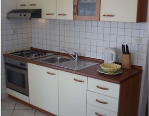 A5(4): kitchen