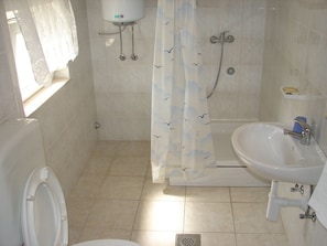 SA4(2+1): Badezimmer mit Toilette