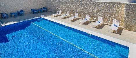 A3(2): swimming pool