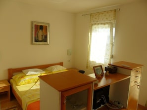 SA5 Maslina (2): bedroom